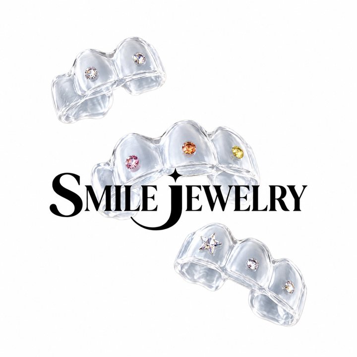 Smile Jewelryの透明なマウスピース型ジュエリー3点。ピンク、オレンジ、イエローなど、色とりどりのストーンが留められている